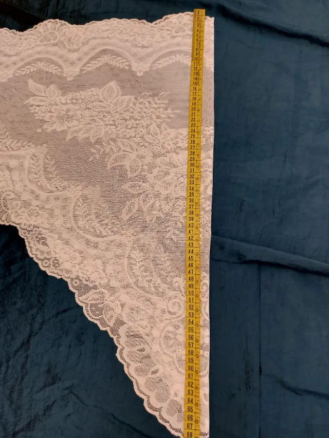 Mantilla de encaje blanca 146x69