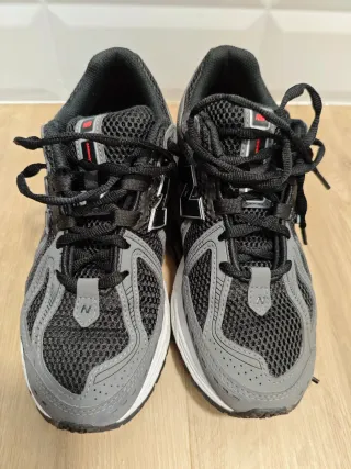 New Balance 1906R Negro y Gris