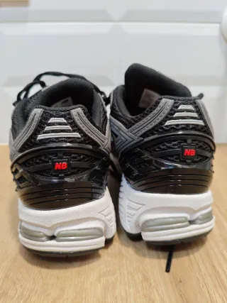 New Balance 1906R Negro y Gris