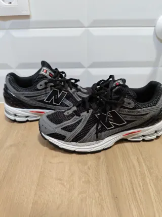 New Balance 1906R Negro y Gris