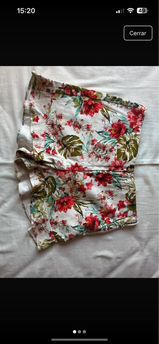 Pantalón corto Zara estampado floral