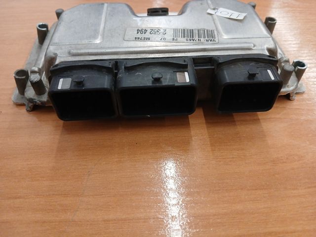 Centralita Bosch ME7.4.4 0261206606