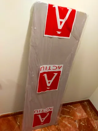 Paneles auxiliares rojos