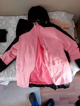 Americana rosa y negra
