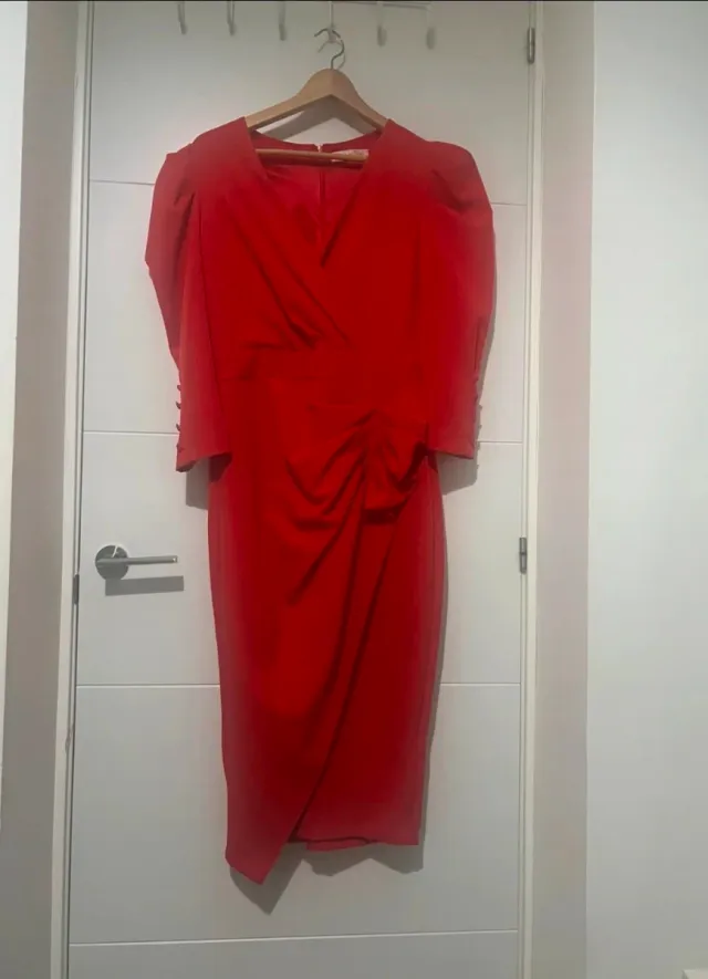 Vestido midi rojo drapeado