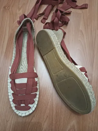 Alpargatas Beige y Rojas con Lazos