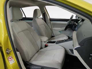 Volkswagen Golf Life eTSI