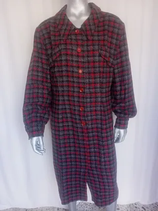 Vestido a cuadros gris y rojo