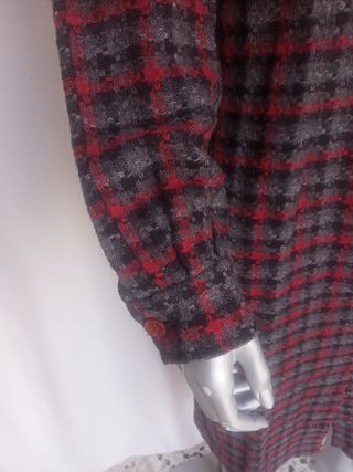 Vestido a cuadros gris y rojo