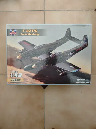 Modelsvit 1/48 F-82 Twin Mustang + Ruedas Reskit