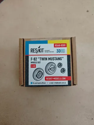 Modelsvit 1/48 F-82 Twin Mustang + Ruedas Reskit