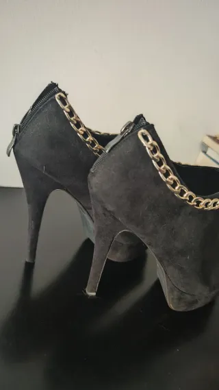 Botines Claudia Ciabatti Negro/Oro Cadena