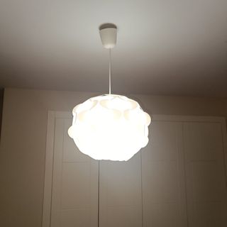 Lámpara de techo blanca de plástico del Ikea