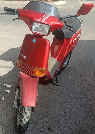 Piaggio Vespa Delta Roja