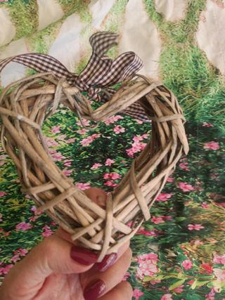 Cuore decorativo in vimini