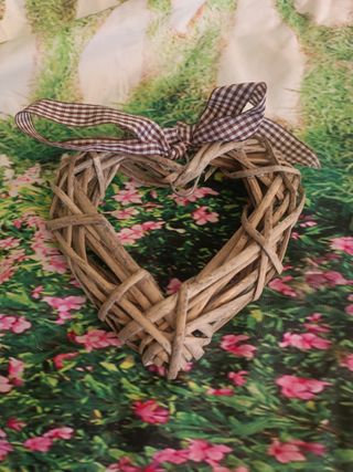Cuore decorativo in vimini