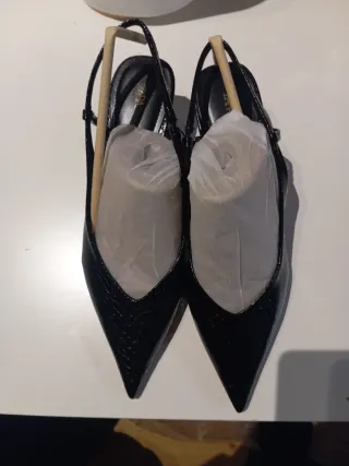 Zapatos Zara tacón negros punta fina