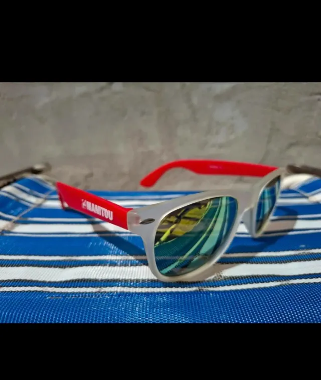 Gafas de sol Manitou rojas y blancas