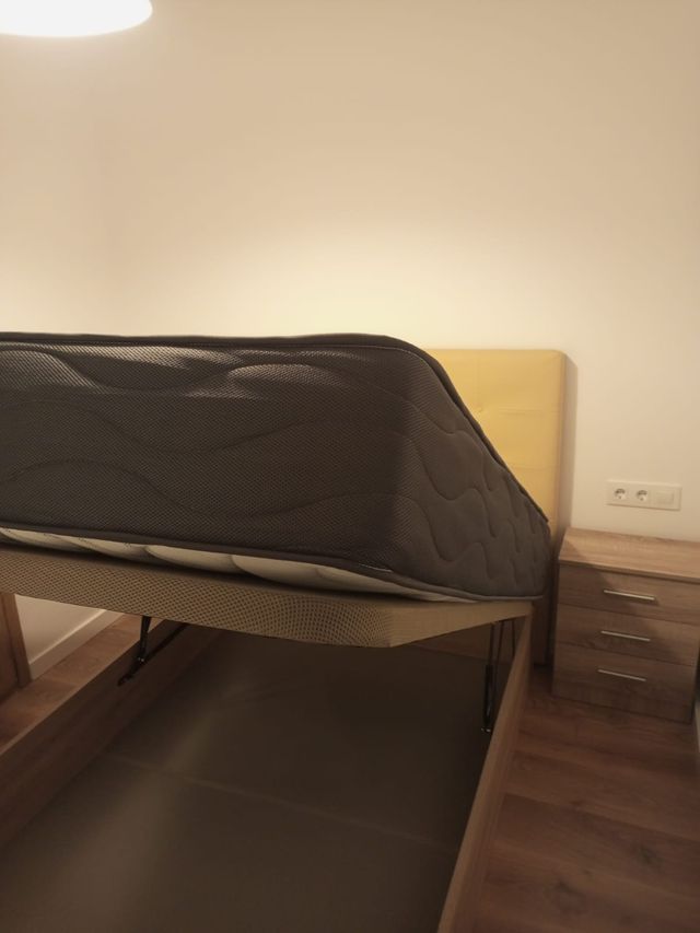 Canapés colchones sofás armarios mesas