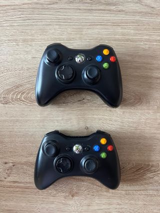 Xbox 360 Negra + 2 Mandos + Juegos (en perfil)