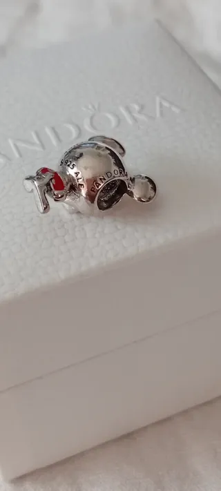 Charm Mickey Mouse Pandora pantalones rojos
