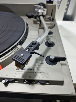 Tocadiscos Technics SL-1950 – Made in Japan –