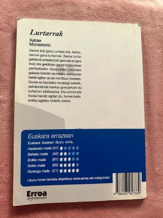 Libro. Lurtarrak. Xabier Monasterio.
