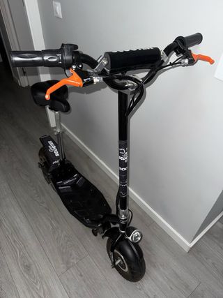 Patinete eléctrico con asiento