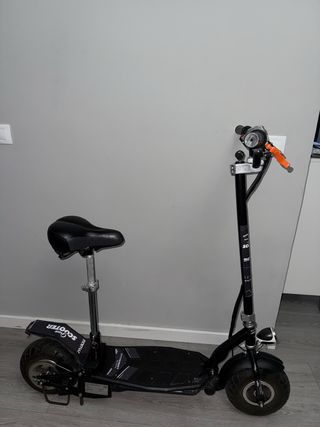 Patinete eléctrico con asiento