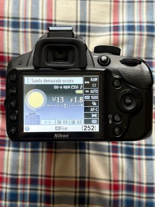 Cámara Nikon D3200 + 2 objetivos