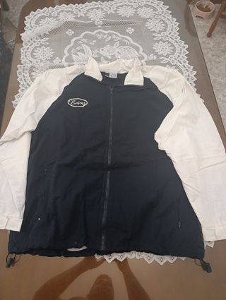 Chándal niño negro y blanco pregunta tallas 