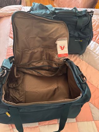 Conjunto 2 Bolsas de Viaje Roncato Verdes. 