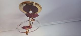 Lámpara de salón dorada y marrón