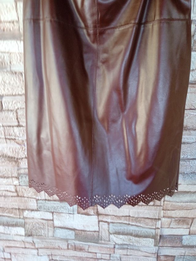 Conjunto polipiel color marron ocre chaqueta y fal