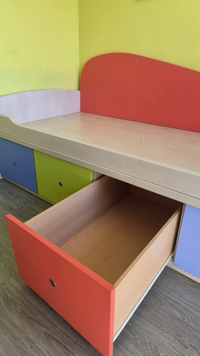 Somier de madera con cajones