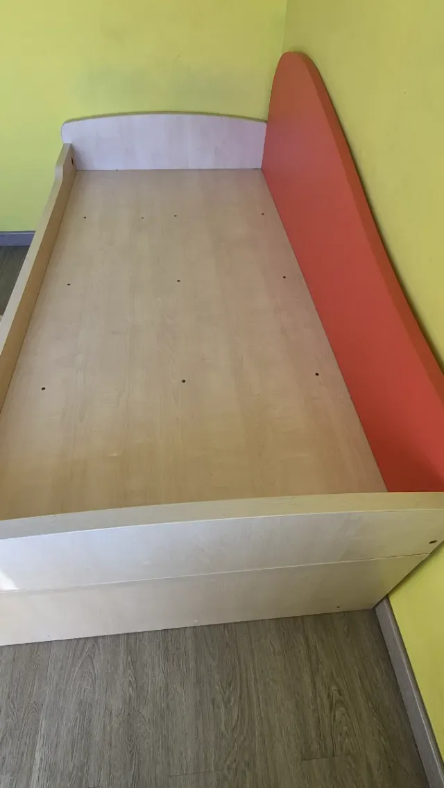 Somier de madera con cajones