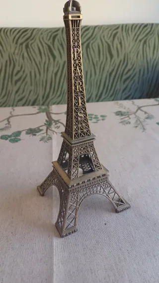 Estatua Torre Eiffel Metal Dorada