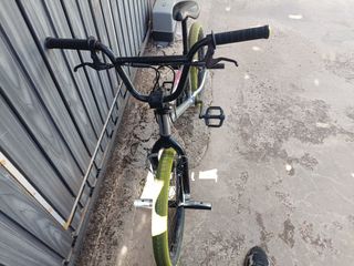 Bici BMX Plata con Ruedas Amarillas