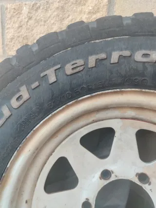 Llanta BFGoodrich Mud-Terrain T/A 4x4