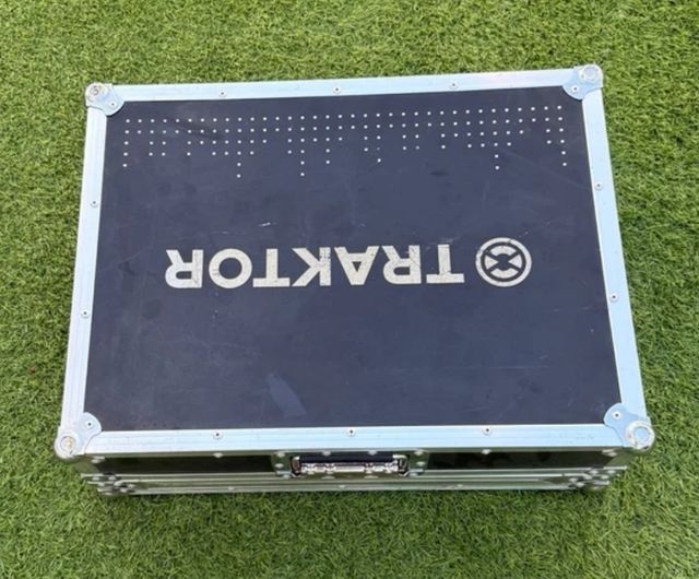 Controladora DJ Traktor Kontrol S2  MAS MALETA 