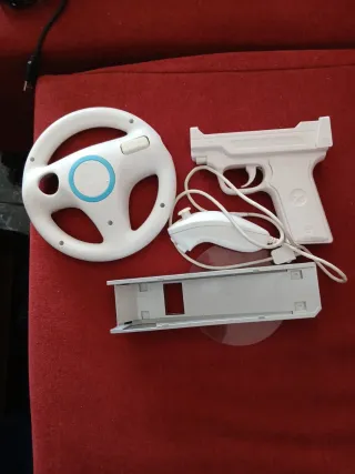 Accesorios Wii: Volante, Pistola y Base