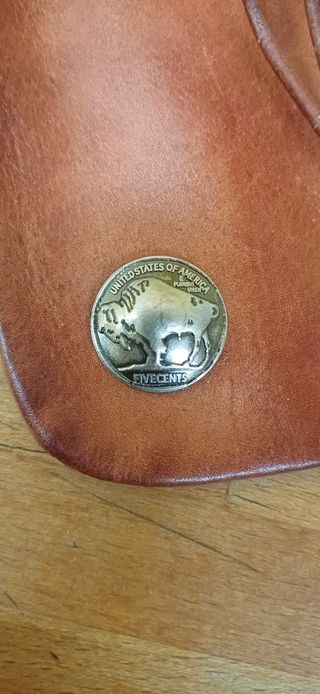 Monedero de cuero con moneda de búfalo
