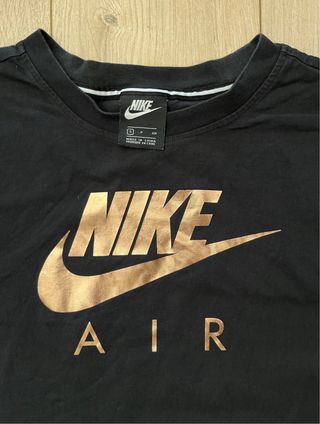 Crop Top Nike Air Negro y Dorado