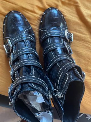 Stivaletti Schutz neri con fibbie