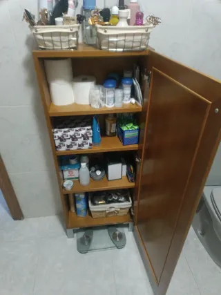 Columna baja de baño madera