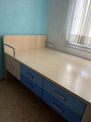 Cama individual con cajones