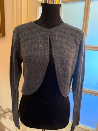 Coprispalle cardigan grigio con bottone
