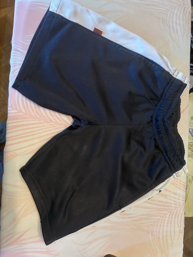 Pantalón corto Maristas Talla 8.