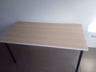 Mesa de oficina madera y metal