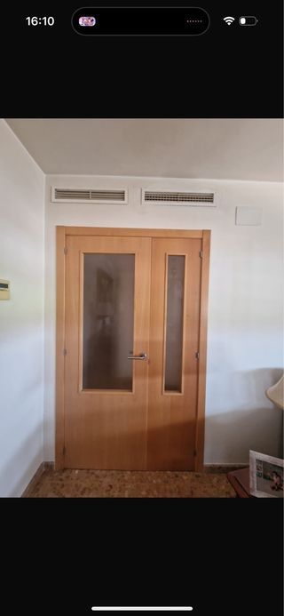 Puertas de comedor de madera con cristal
